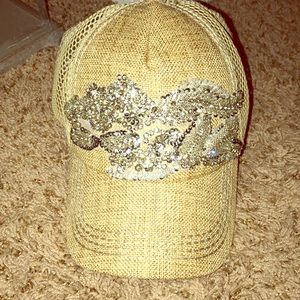 Buckle hat
